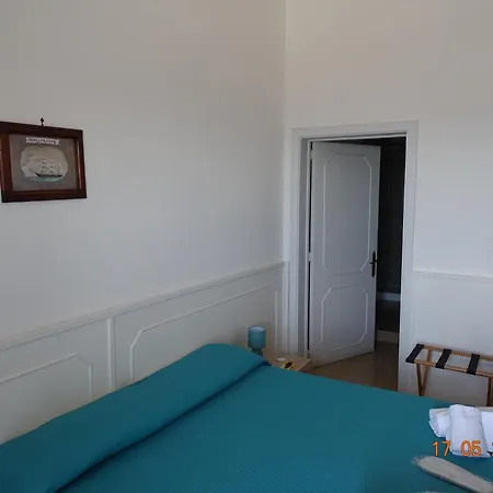 Bed & Breakfast B&B Mareggiata 4*