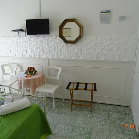Bed & Breakfast B&B Mareggiata 4*