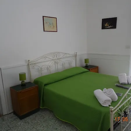 Bed & Breakfast B&B Mareggiata 4*